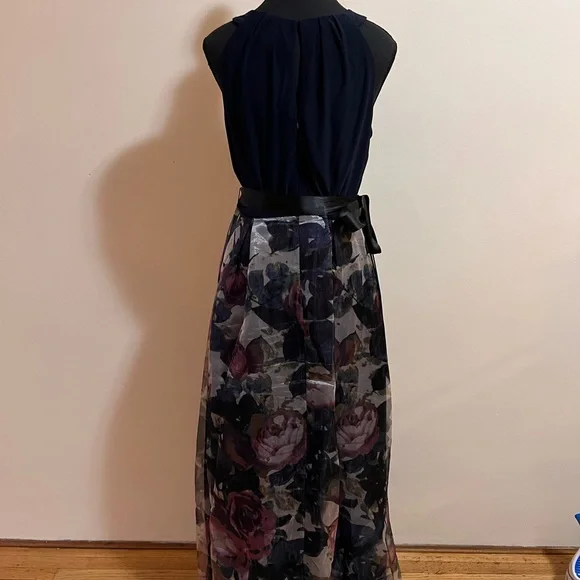 Laura Dress - Picture 2 of 3